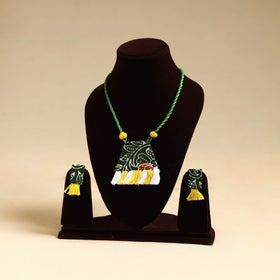 Buy Handmade Fabart Necklace Set