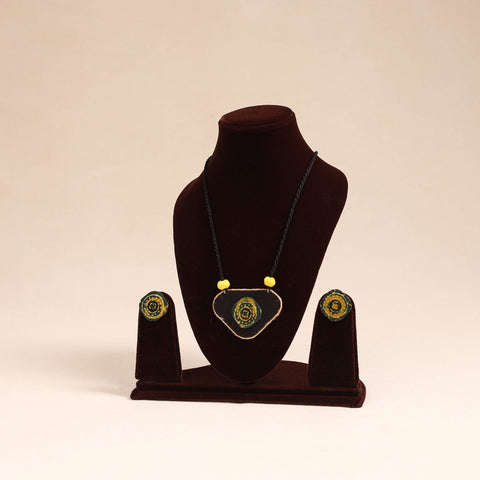 Green - handmade fabart necklace set 20 - handcrafted