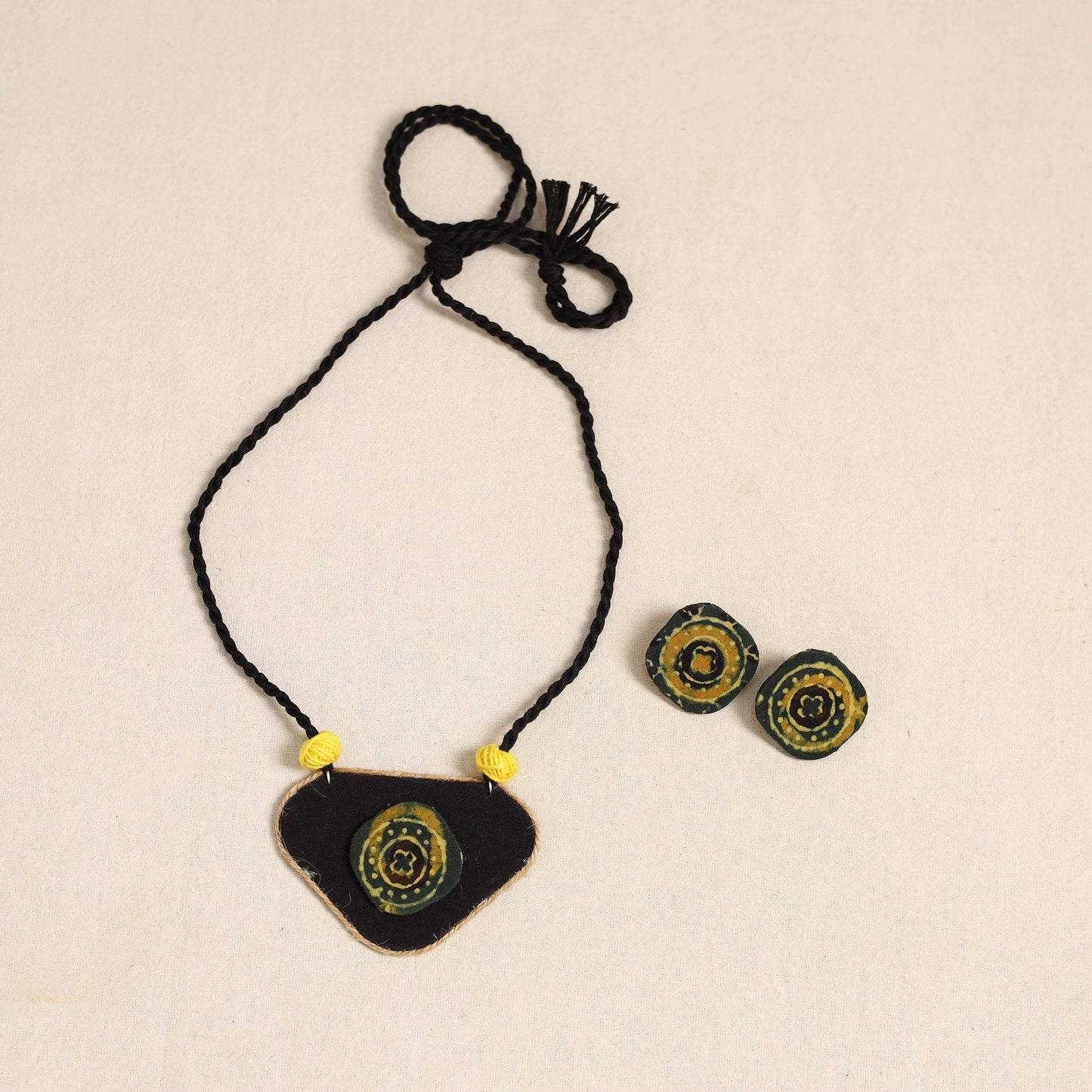 Green - handmade fabart necklace set 20 - handcrafted