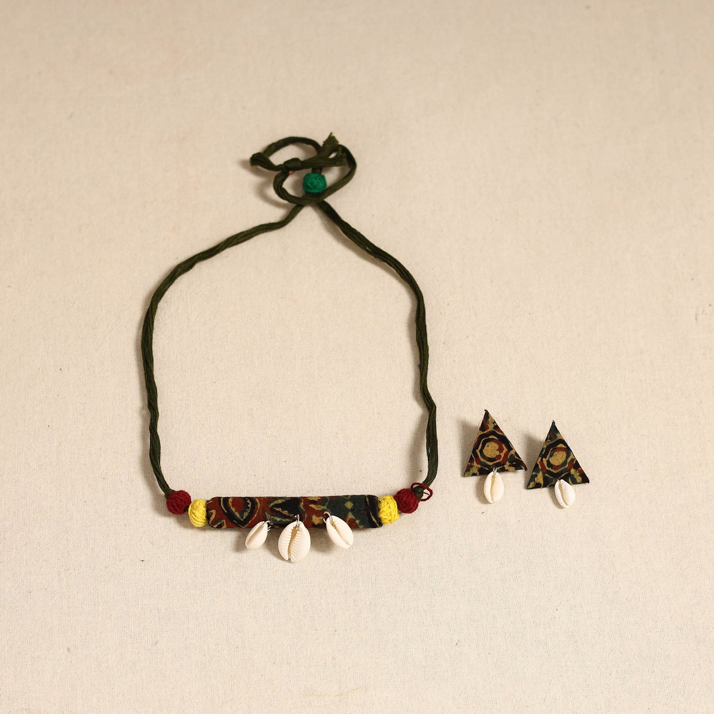 Green - handmade fabart shell necklace set 18 - handcrafted