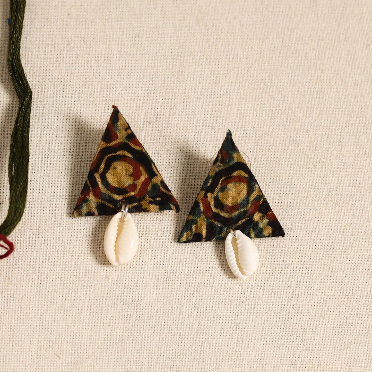 Green - handmade fabart shell necklace set 18 - handcrafted