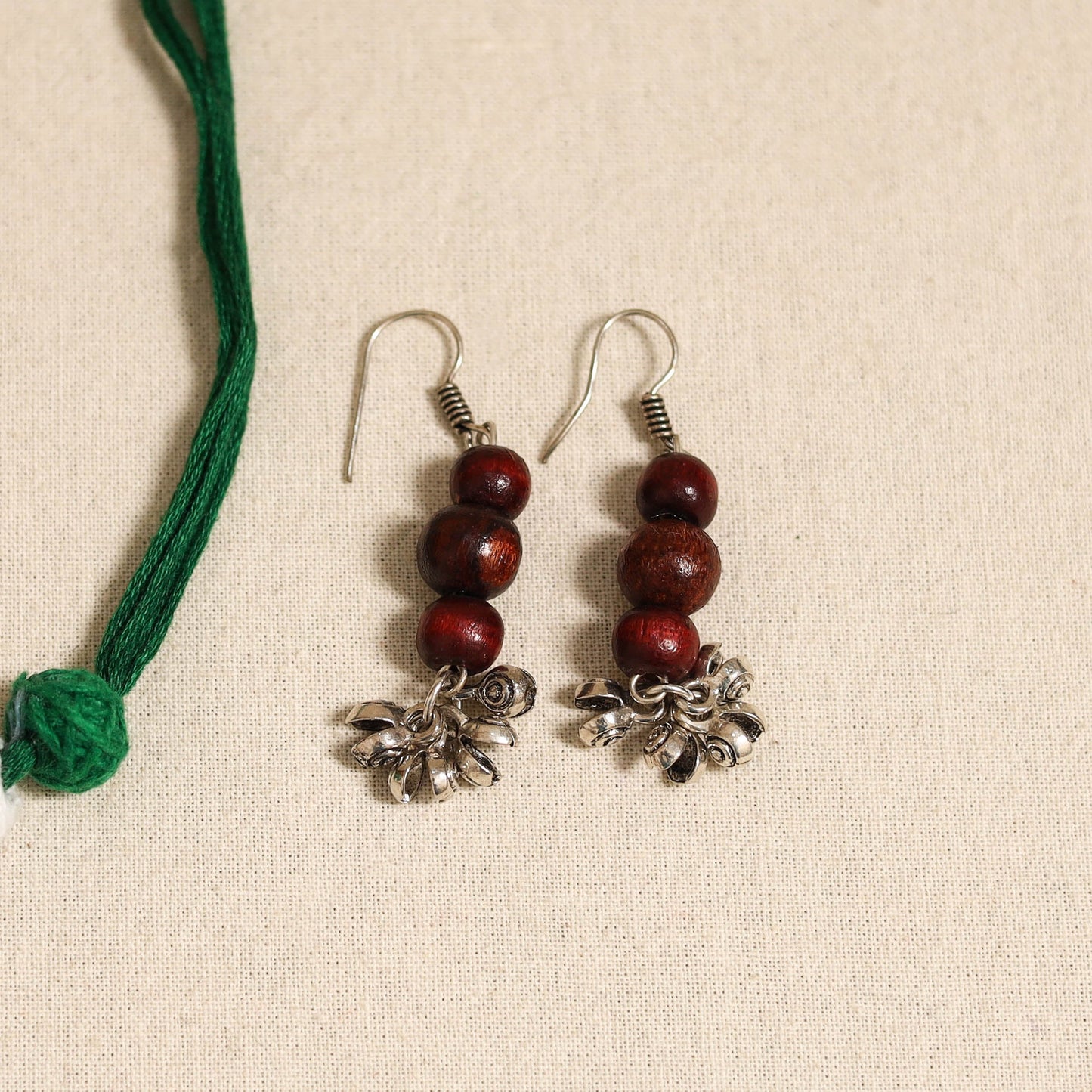 Green - handmade fabart shell necklace set 31 - handcrafted