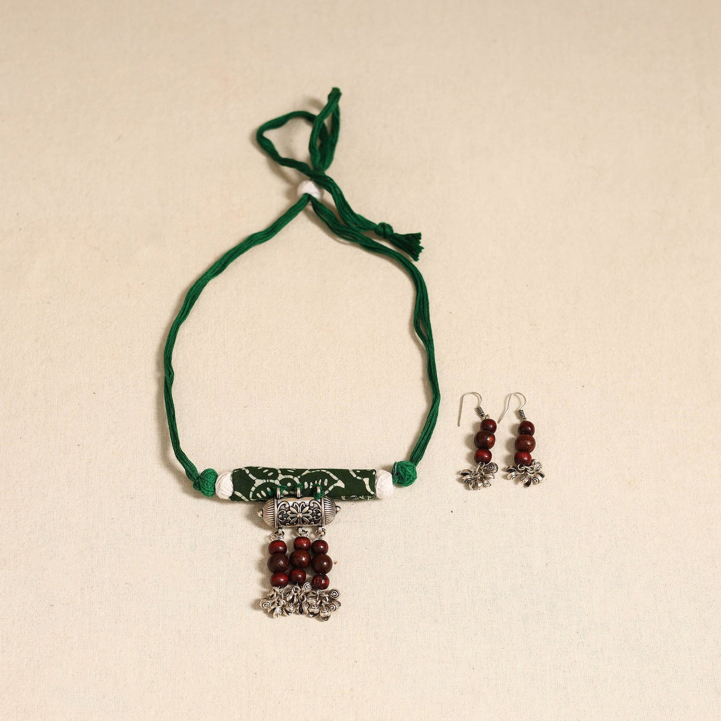 Green - handmade fabart shell necklace set 31 - handcrafted