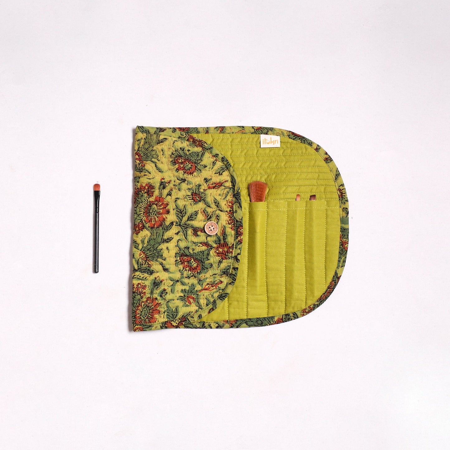 Handmade multipurpose segmented make-up brush wrap