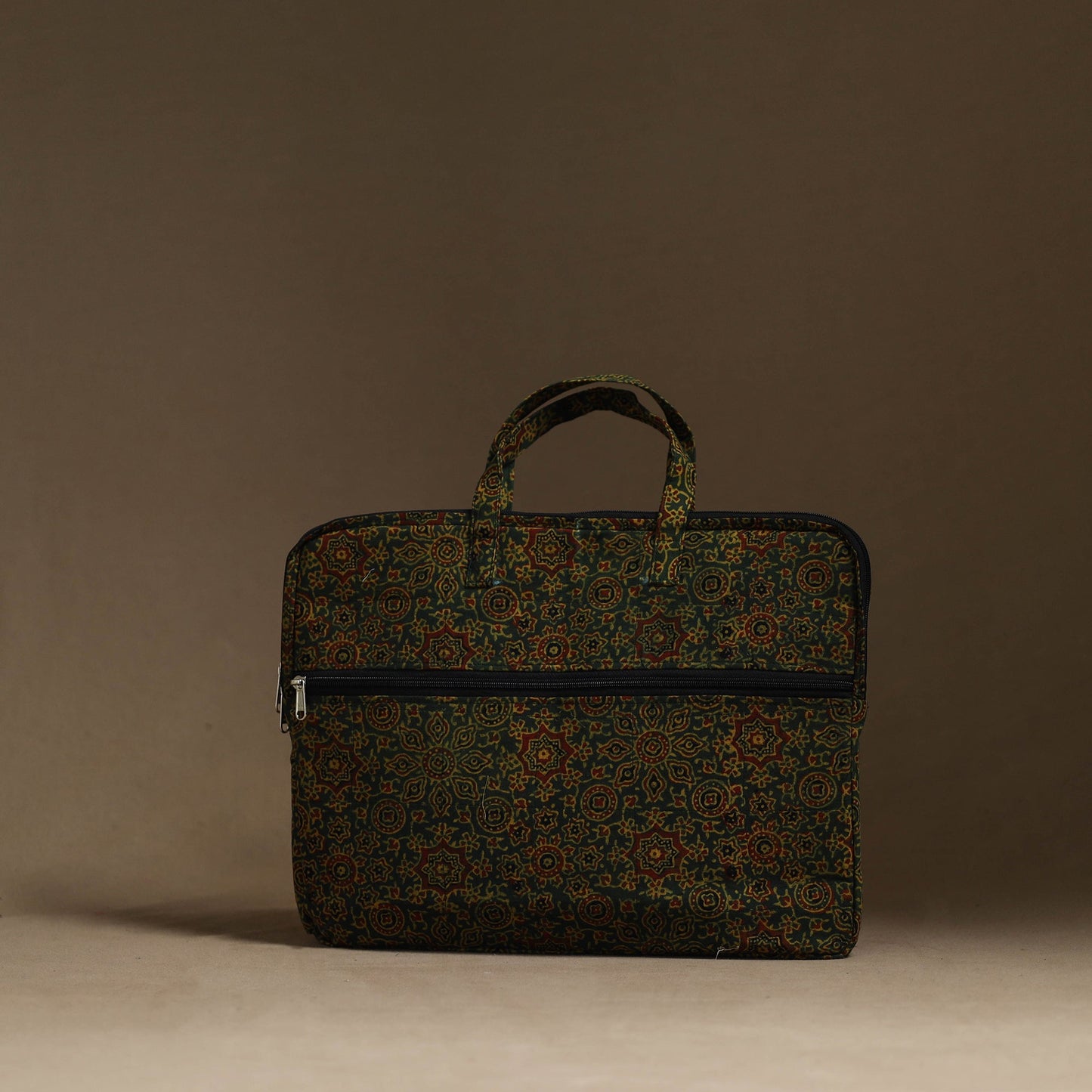  Green Handmade Quilted Cotton Laptop Bag (13 x 16 in)