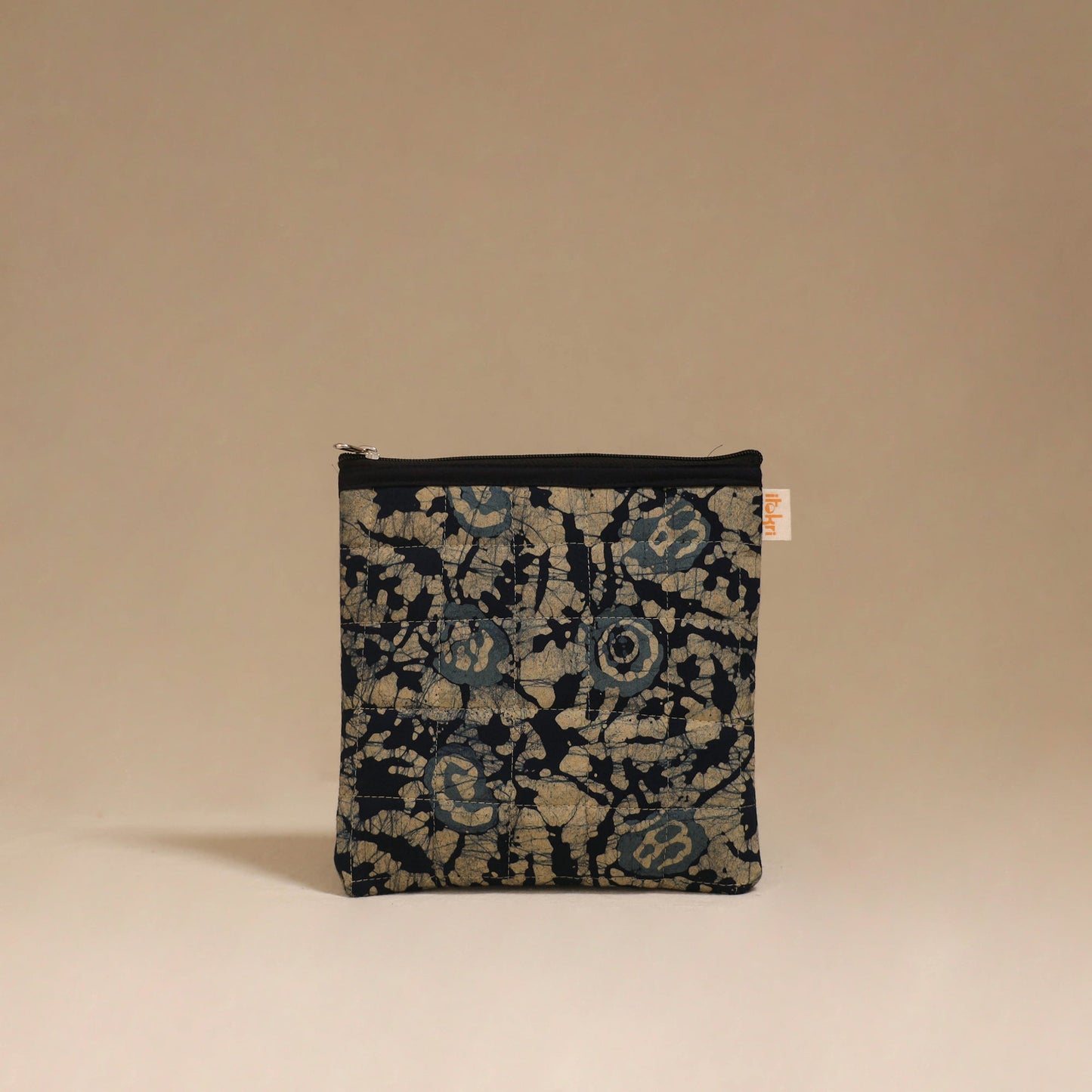 Handmade quilted utility pouch 04 - handcrafted