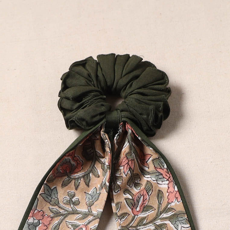 Handmade rubber band/scarf scrunchie 57 - handcrafted