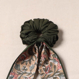 Handmade rubber band/scarf scrunchie 57 - handcrafted