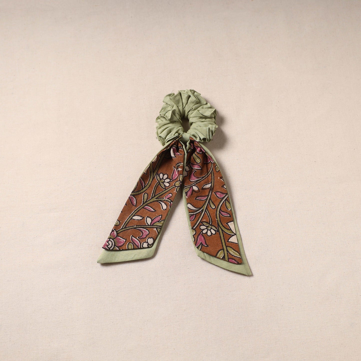 Handmade rubber band/scarf scrunchie 76 - handcrafted