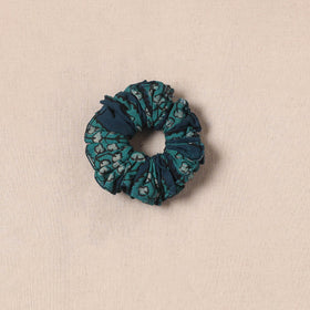 Handmade rubber band/scrunchie 105 - handcrafted