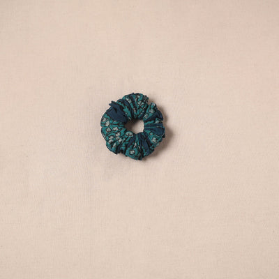 Handmade rubber band/scrunchie 105 - handcrafted