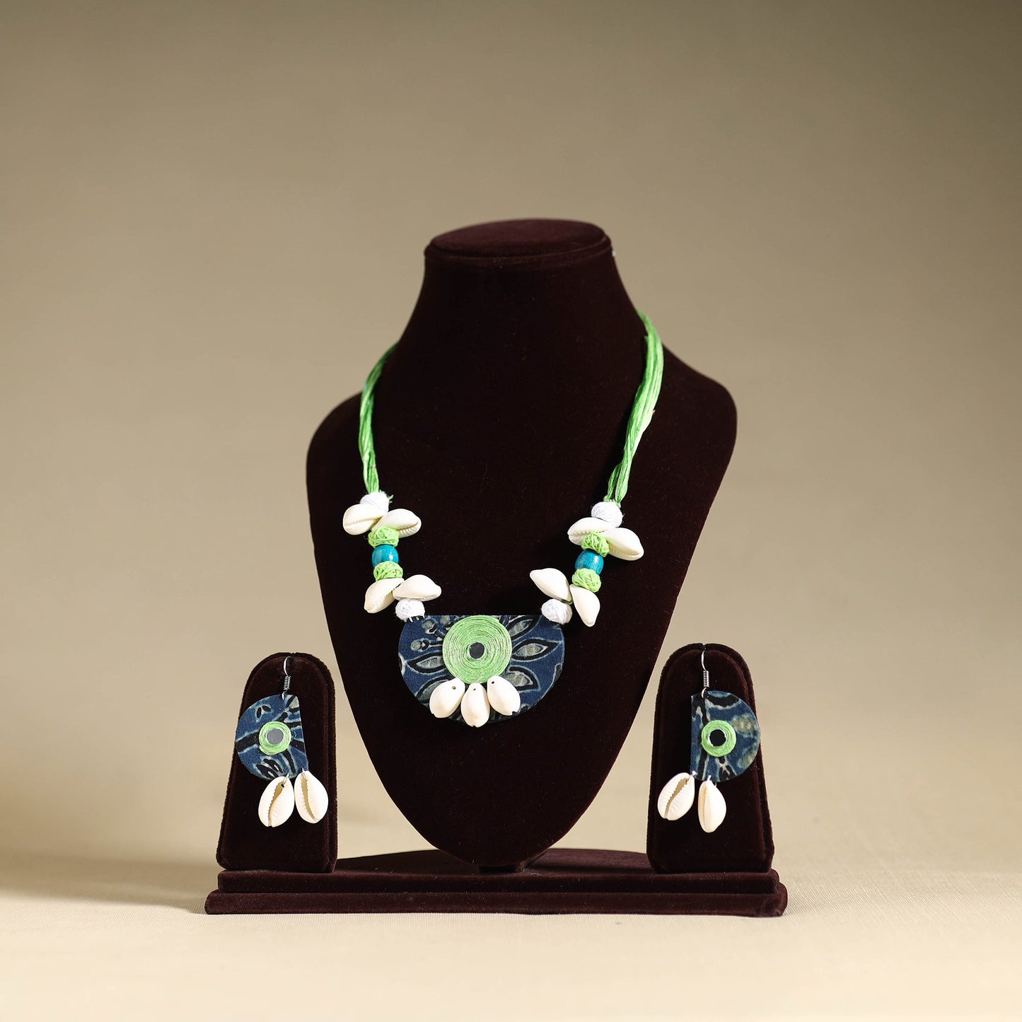 Handmade Shell Work Fabart Necklace Set 04