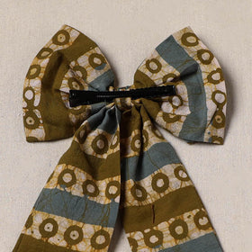 Green - handmade women’s bow hair clip 110 - handcrafted