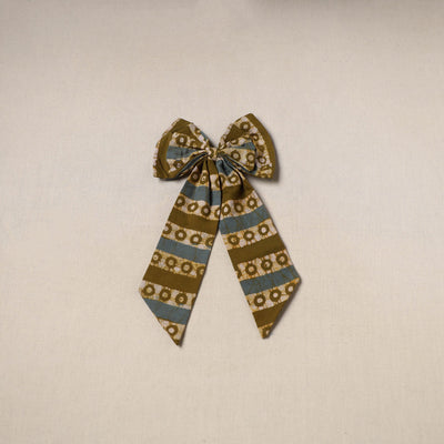 Green - handmade women’s bow hair clip 110 - handcrafted