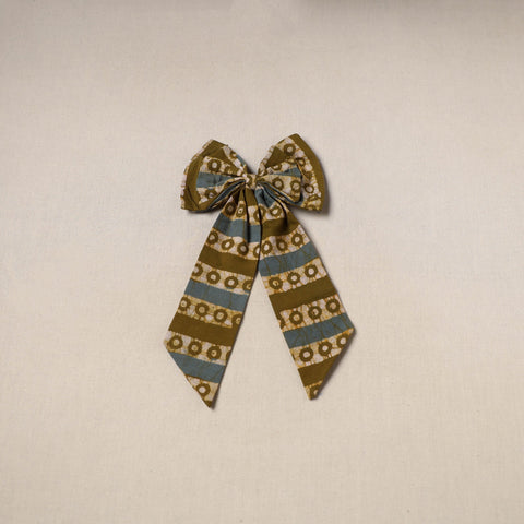 Green - handmade women’s bow hair clip 110 - handcrafted