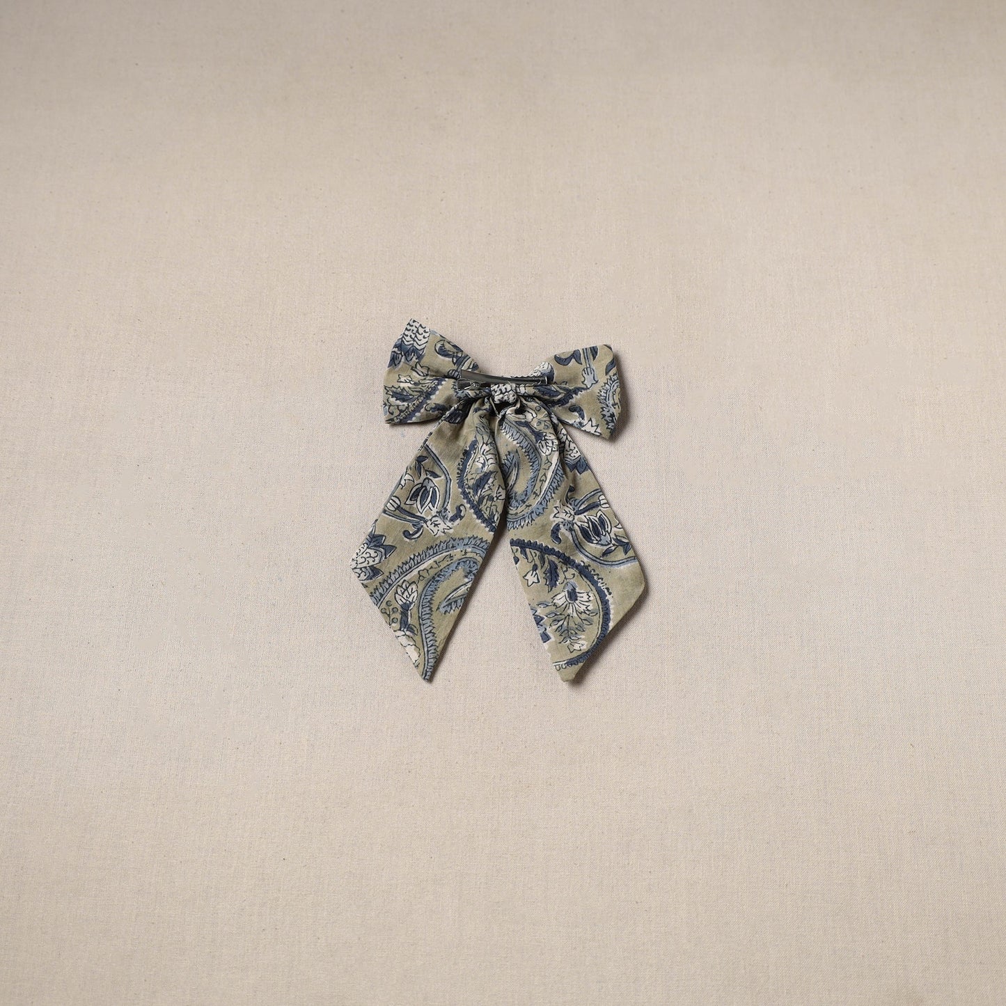 Green - handmade women’s bow hair clip 117 - handcrafted