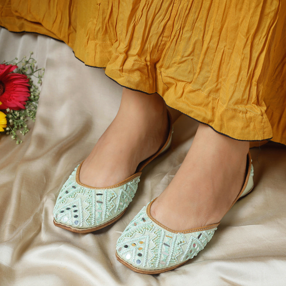 Green Handstitched Embroidered Jutti 