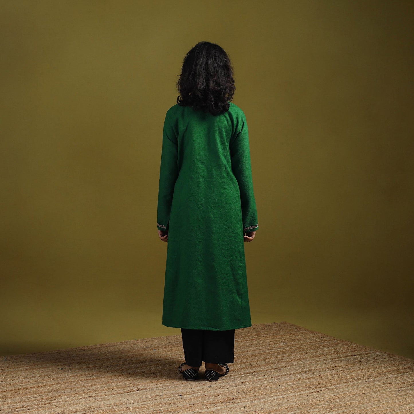Handwoven sozni hand embroidered kashmiri merino wool