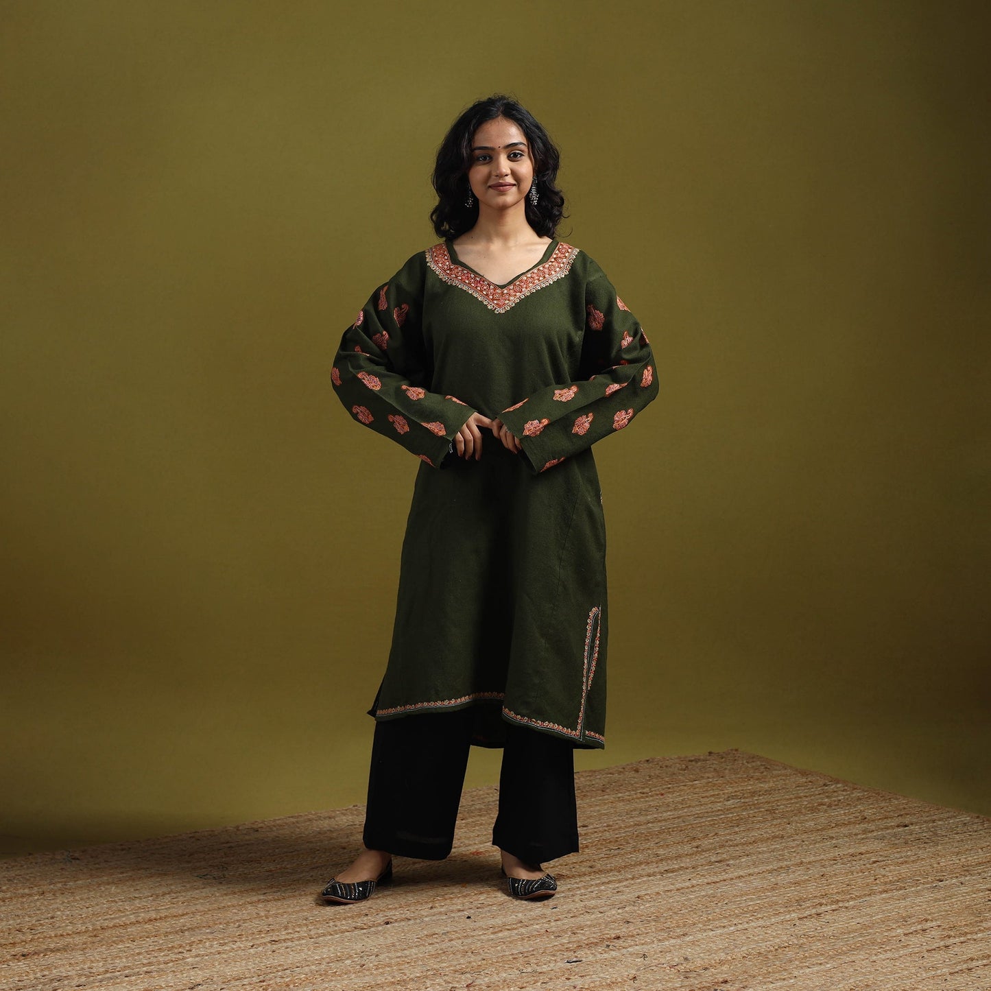 Handwoven sozni hand embroidered kashmiri merino wool