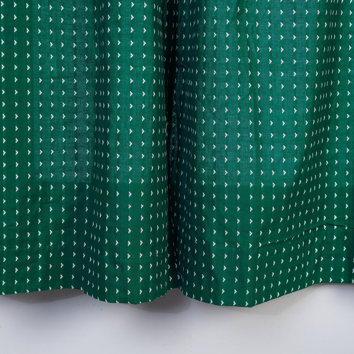 Green - jacquard weave cotton window curtain (5 x 3 feet)