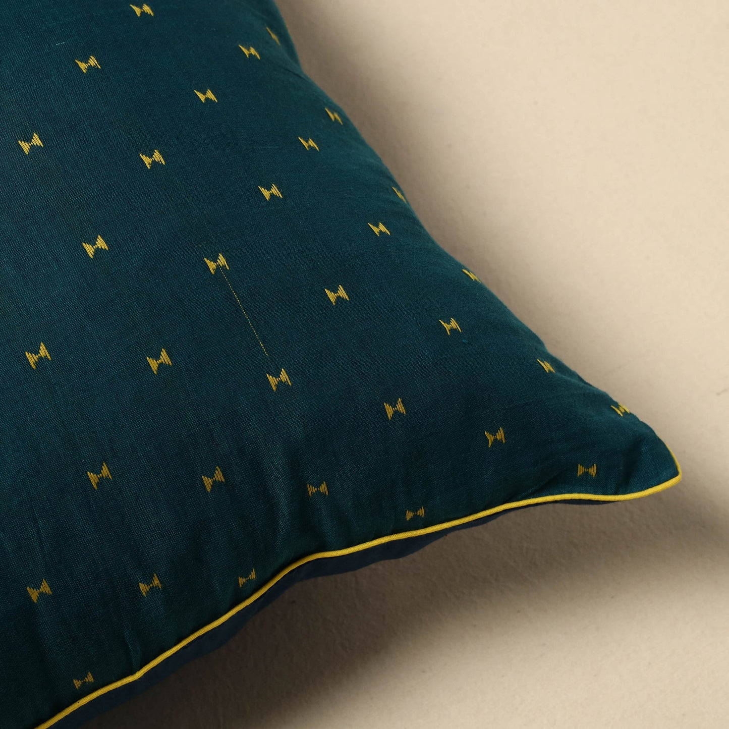 Jacquard weave cushion cover 38 - handcrafted