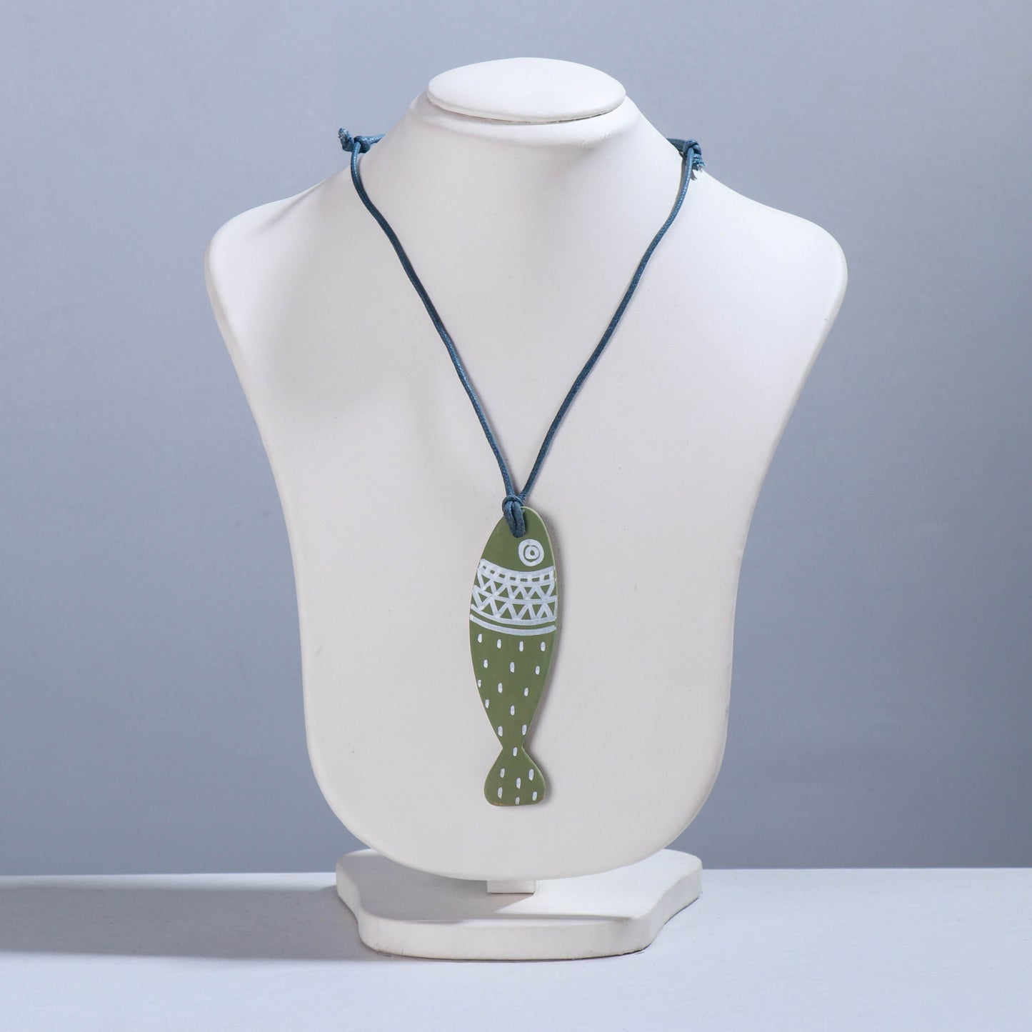 Shop Kerala Hand Painted Bamboo Fish Necklace| iTokri