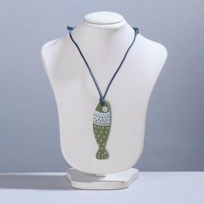 Shop Kerala Hand Painted Bamboo Fish Necklace| iTokri