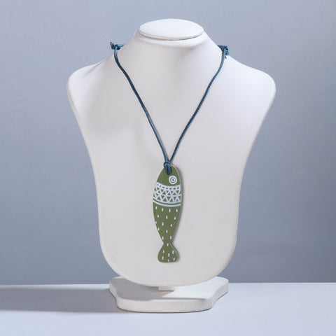 Shop Kerala Hand Painted Bamboo Fish Necklace| iTokri