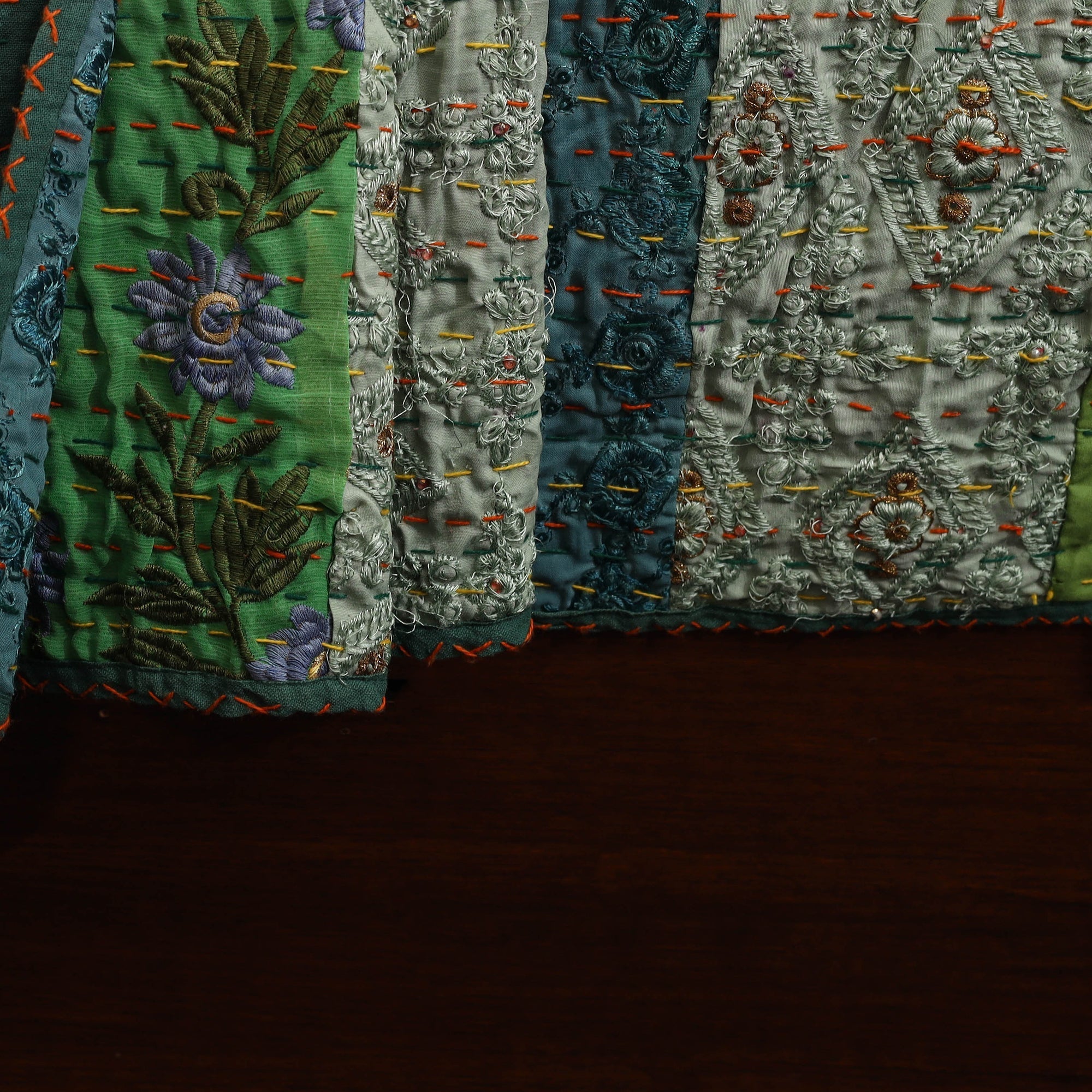 Khambadiya tagai patchwork quilt / gudri / blanket (108 x