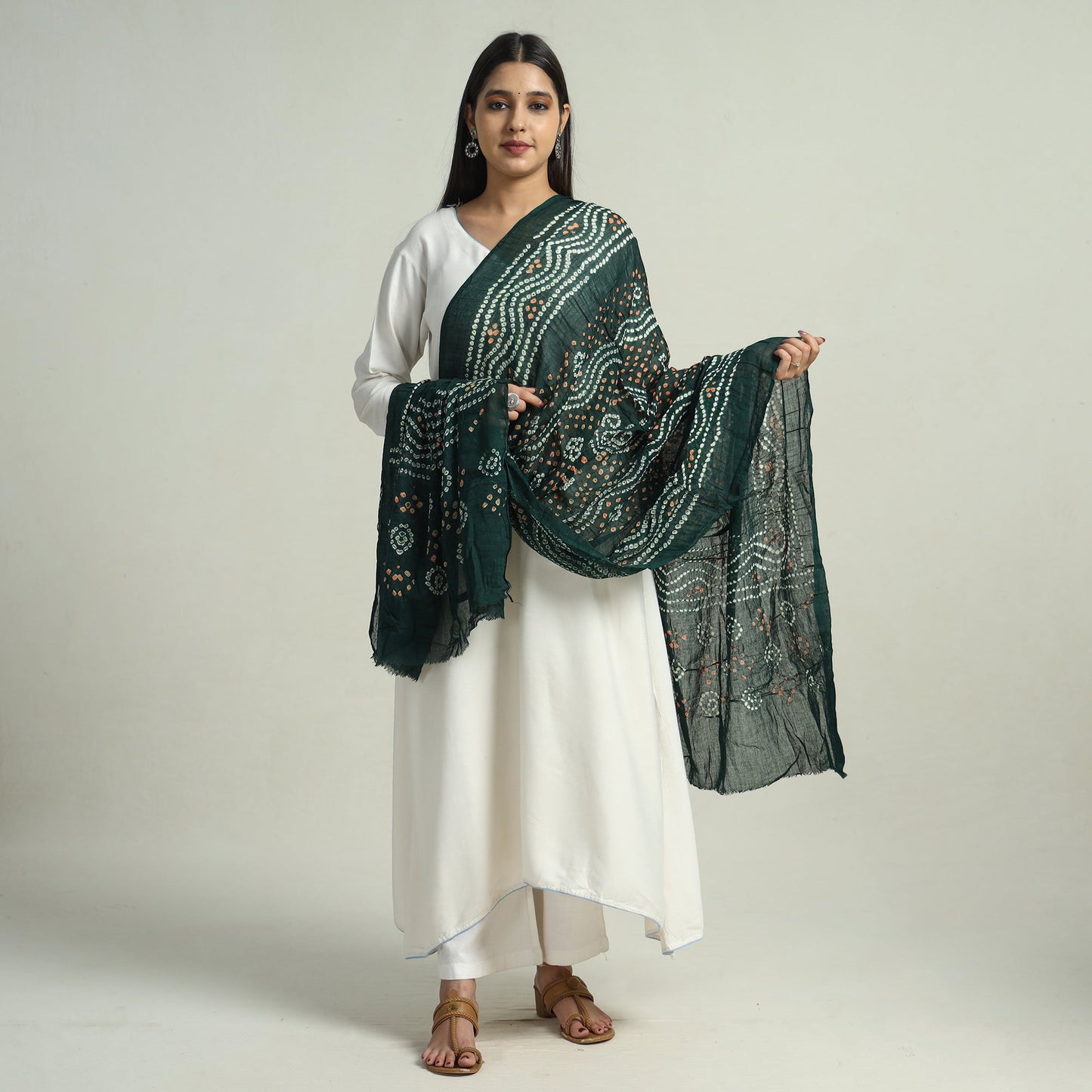 Buy Kutch Bandhani Tie-Dye Cotton Dupatta 10 Online at iTokri.com
