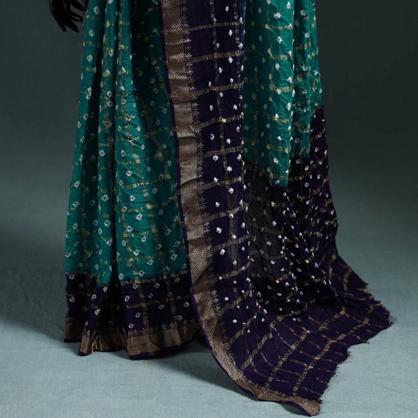 Kutch bandhani tie-dye cotton saree with blouse piece 16