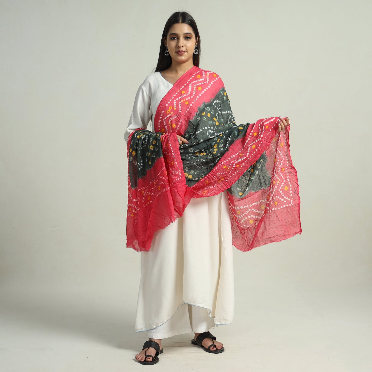  Kutch Bandhani Tie-Dye Mul Cotton Dupatta 27 