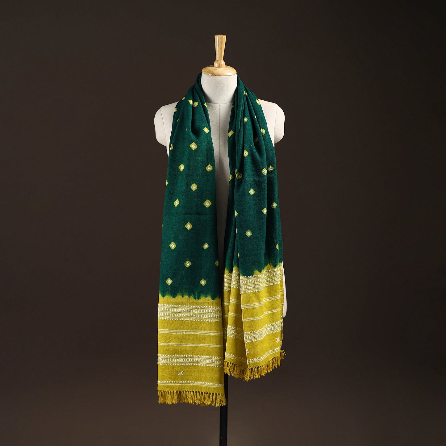 Kutch bhujodi handwoven merino wool bandhani tie-dye shawl