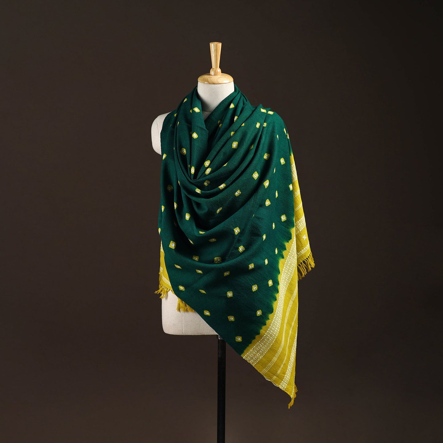 Kutch bhujodi handwoven merino wool bandhani tie-dye shawl