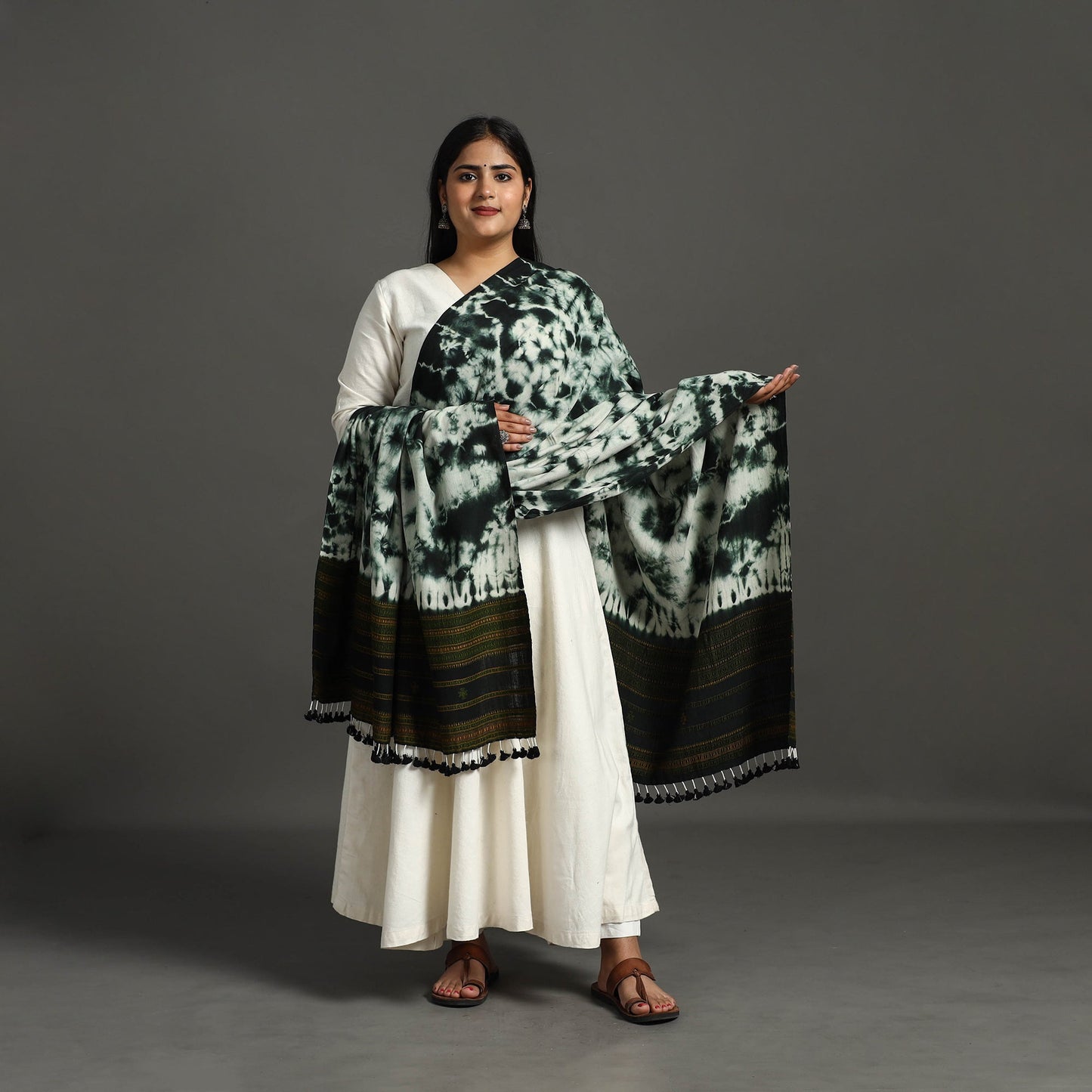 Green - kutch bhujodi weaving handloom cotton dupatta