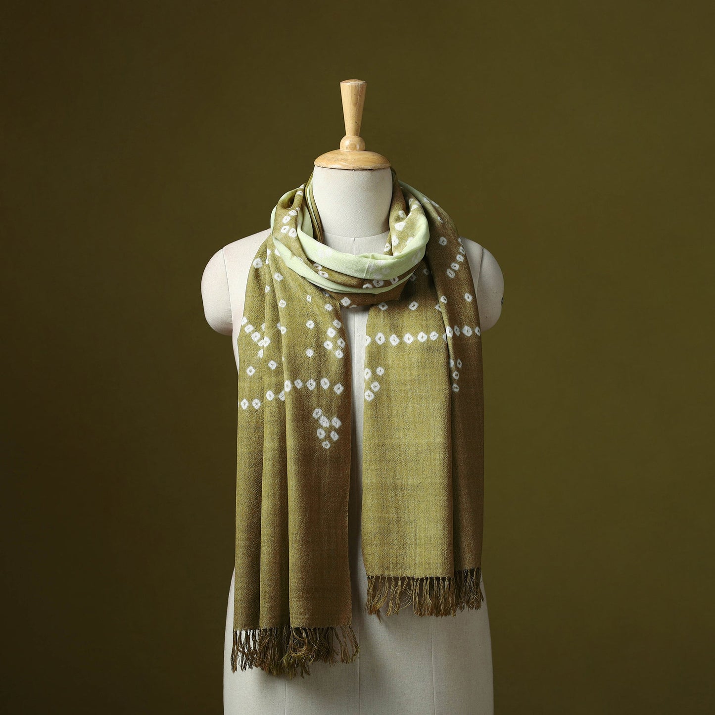 Kutch handwoven bagida merino wool tie-dye bandhani stole