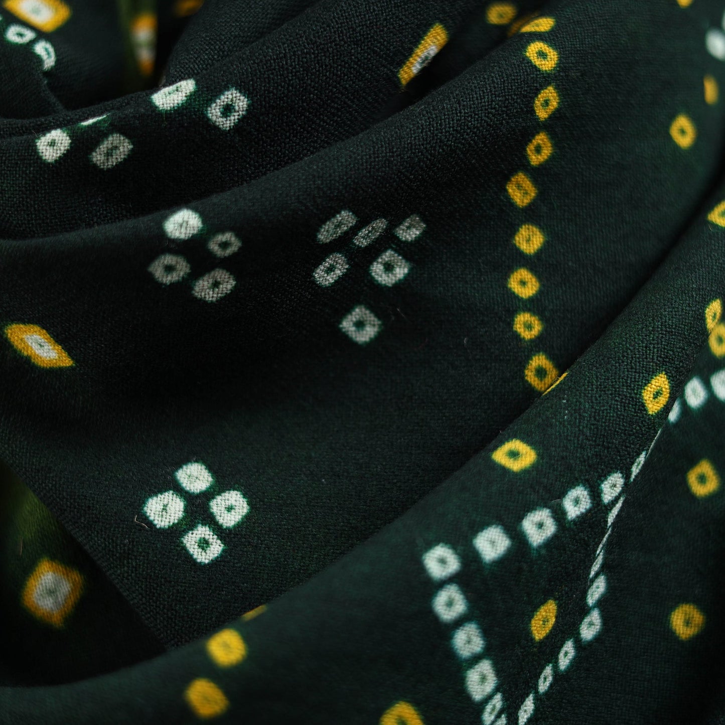 Kutch handwoven merino wool tie-dye bandhani shawl 17