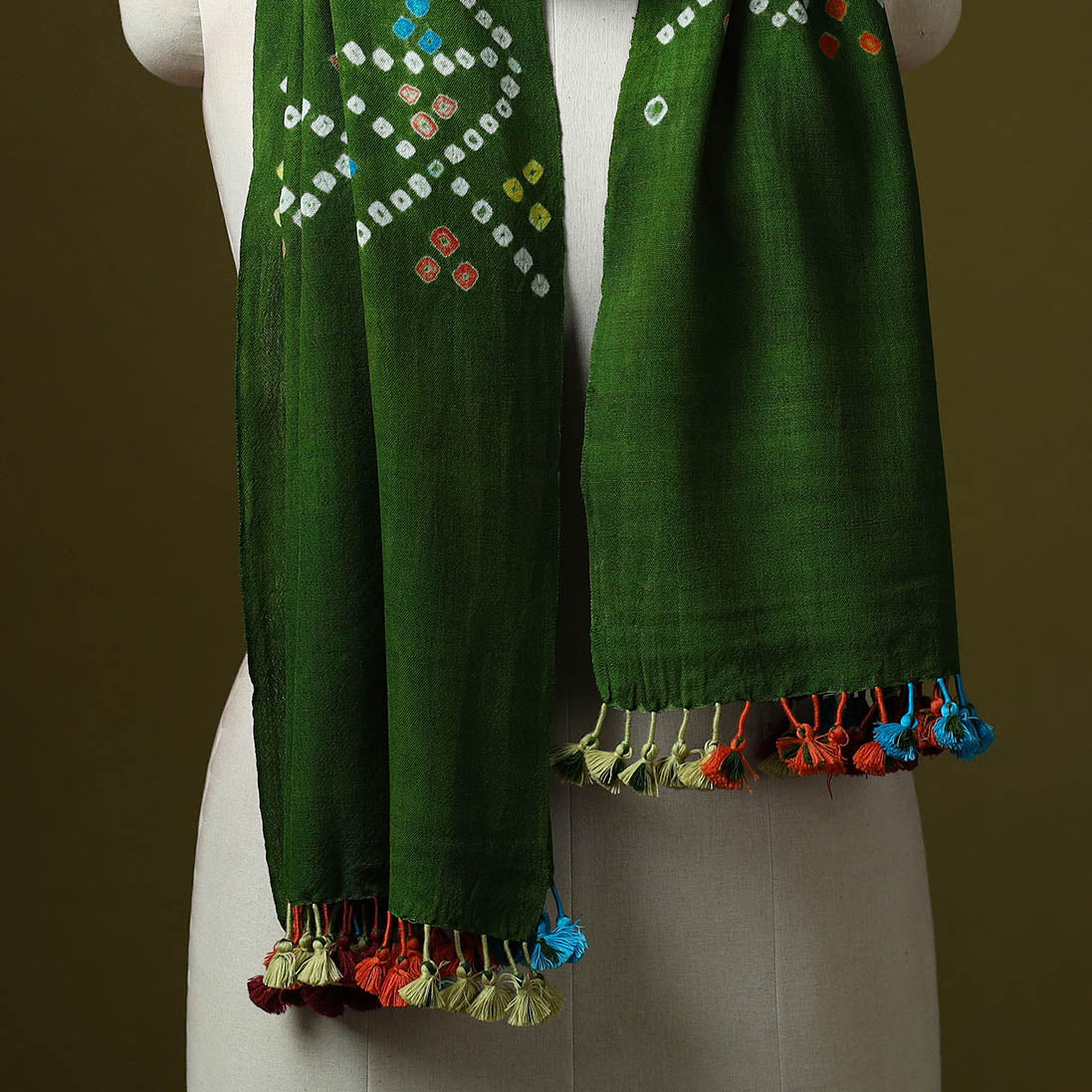 Kutch handwoven merino wool tie-dye bandhani stole 23