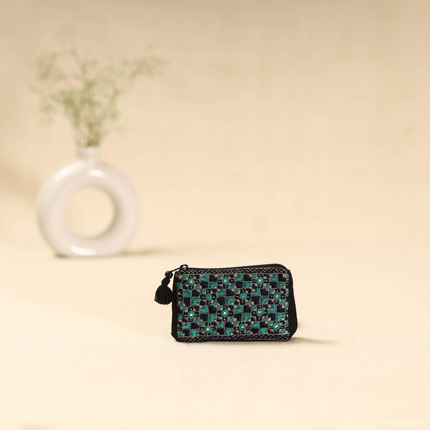 Kutch neran hand embroidered coin pouch 189 - handcrafted