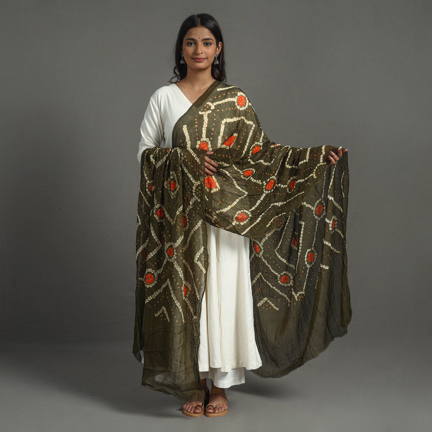 Buy Kutch Bandhani Dupatta Online l iTokri.com