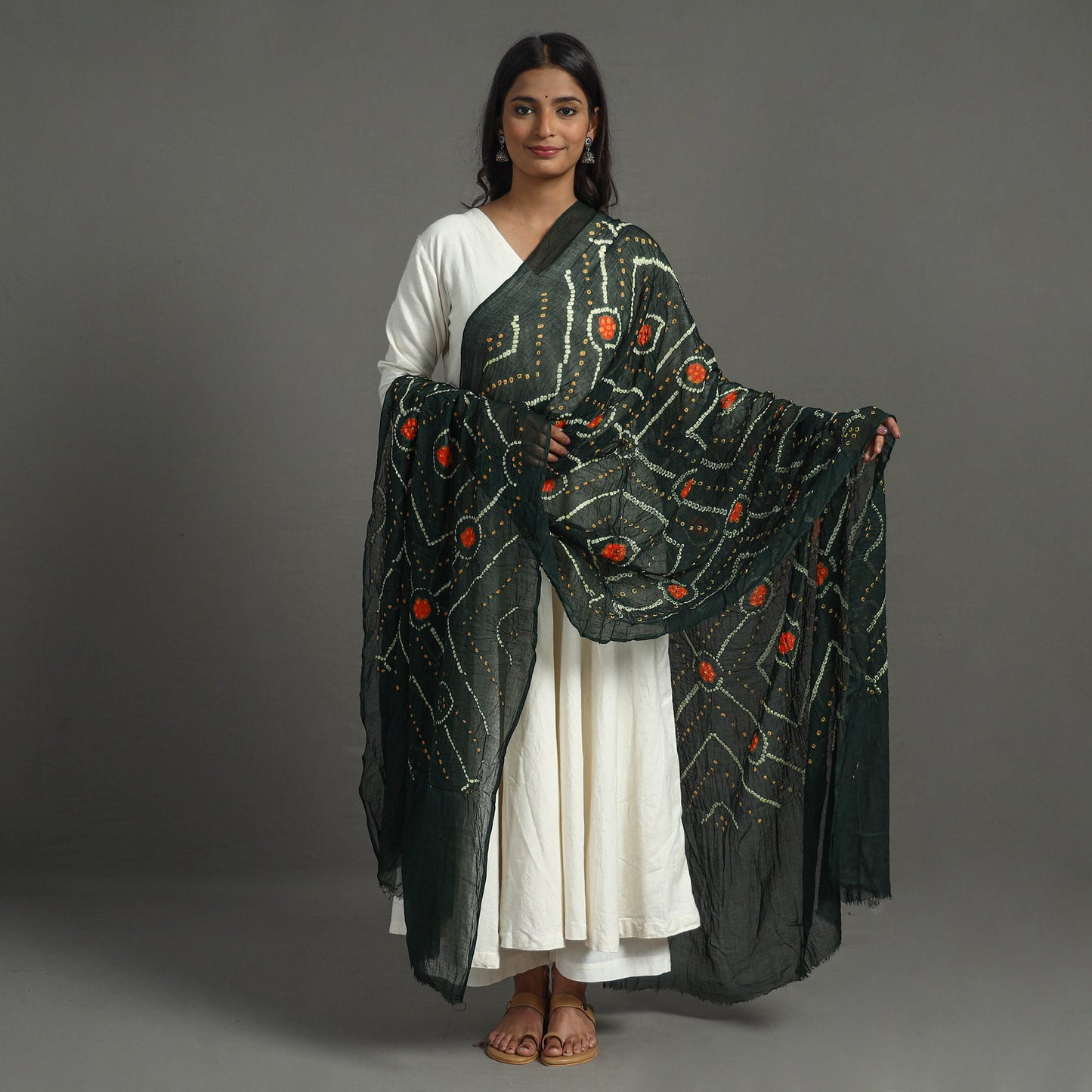 Buy Kutch Bandhani Dupatta Online l iTokri.com