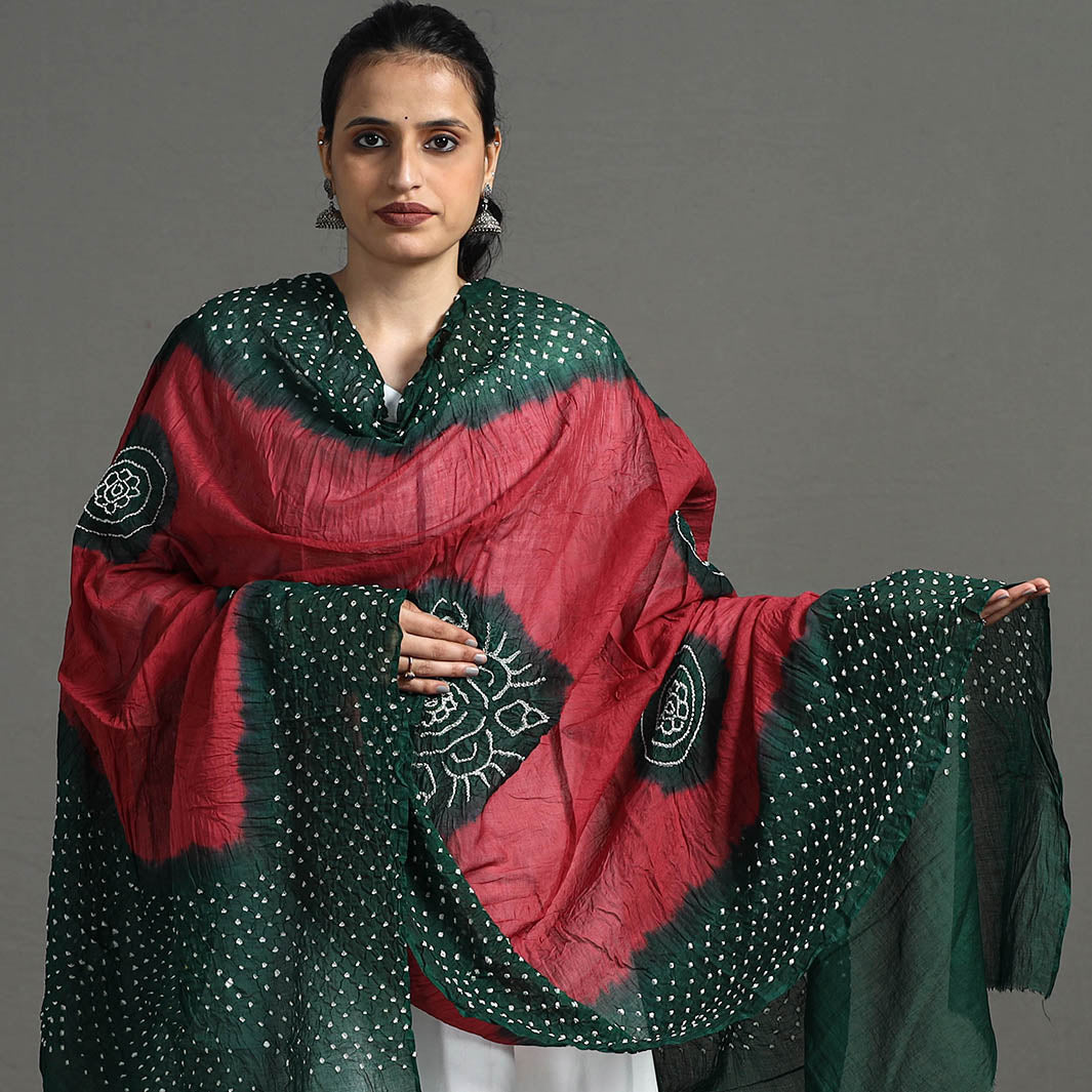 Kutch Bandhani Dupatta Online in India