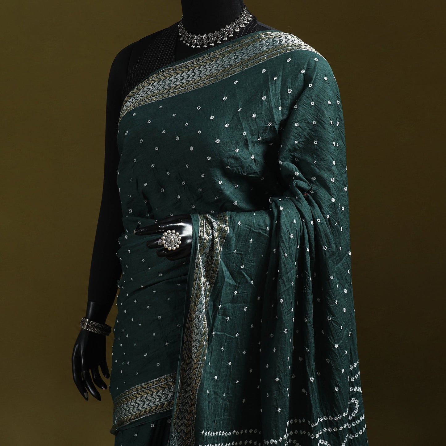 Kutch tie-dye pure cotton bandhani saree with border 18