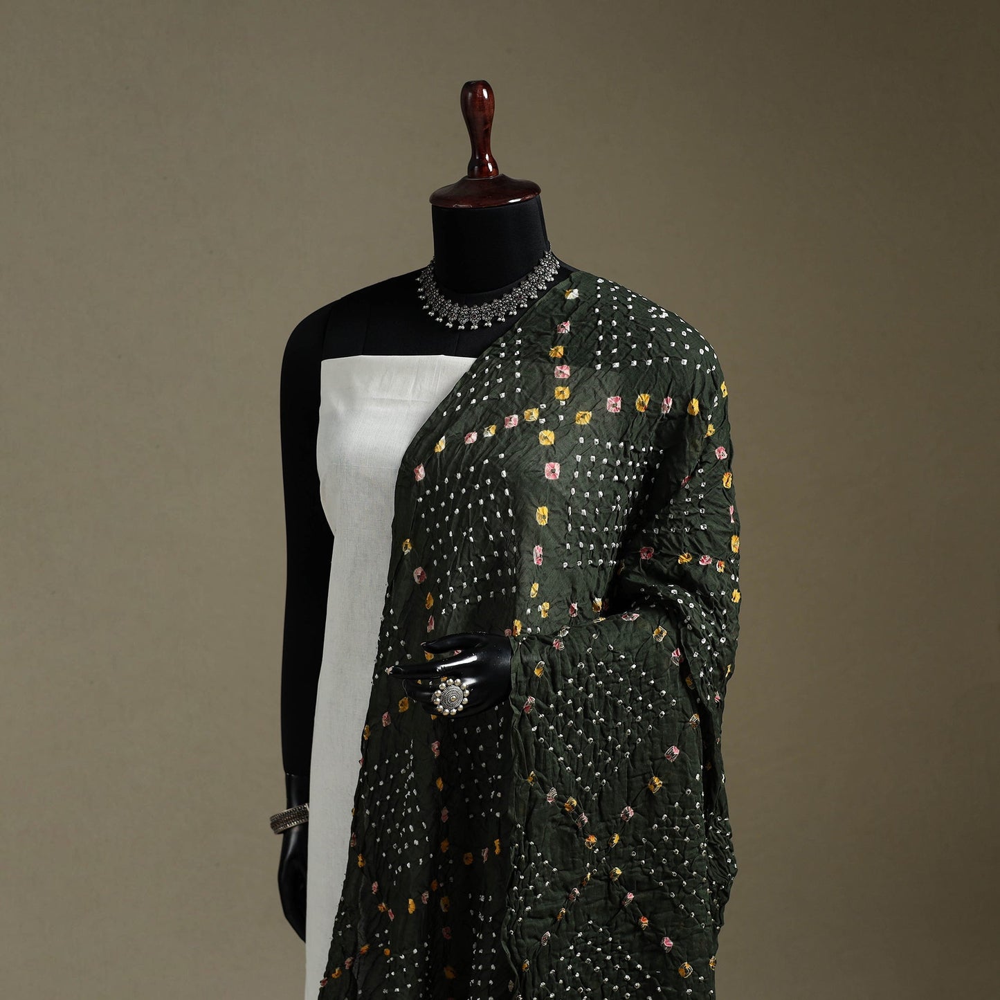 Kutch tie-dye mul cotton bandhani dupatta 01 - handcrafted