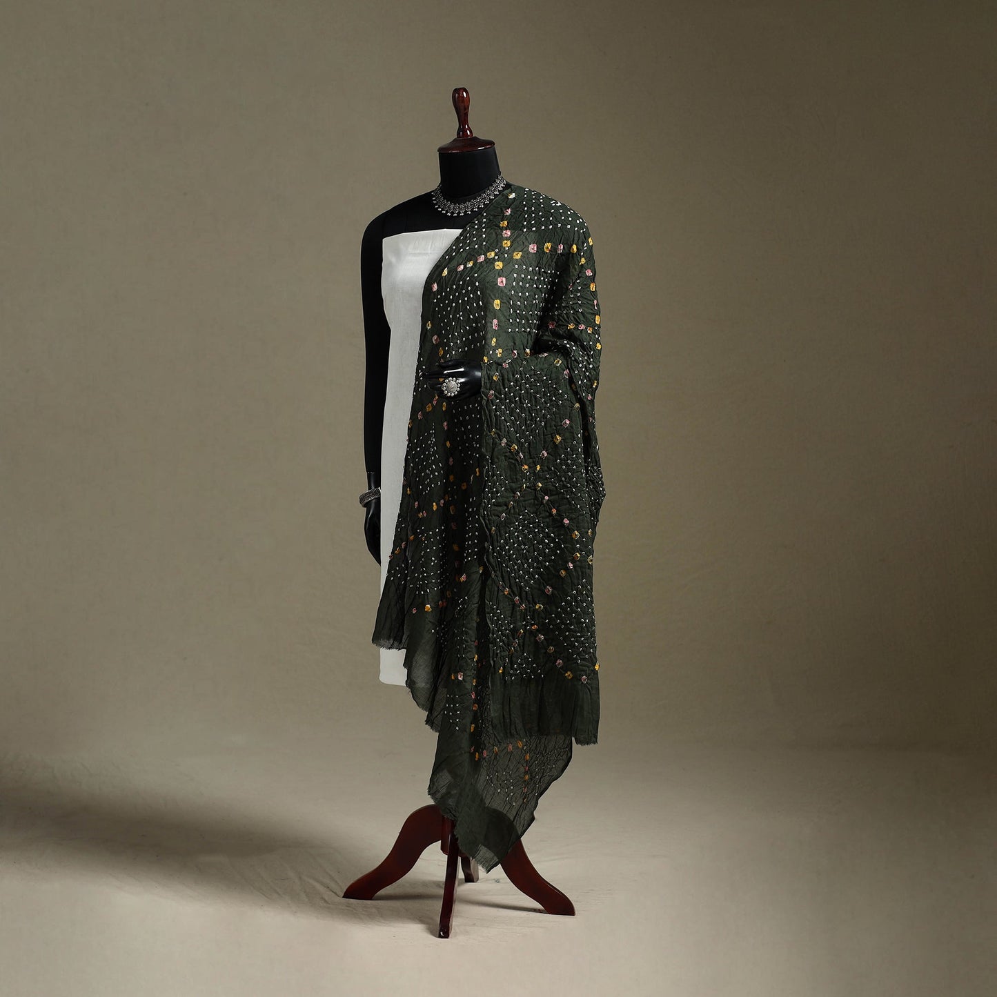 Kutch tie-dye mul cotton bandhani dupatta 01 - handcrafted