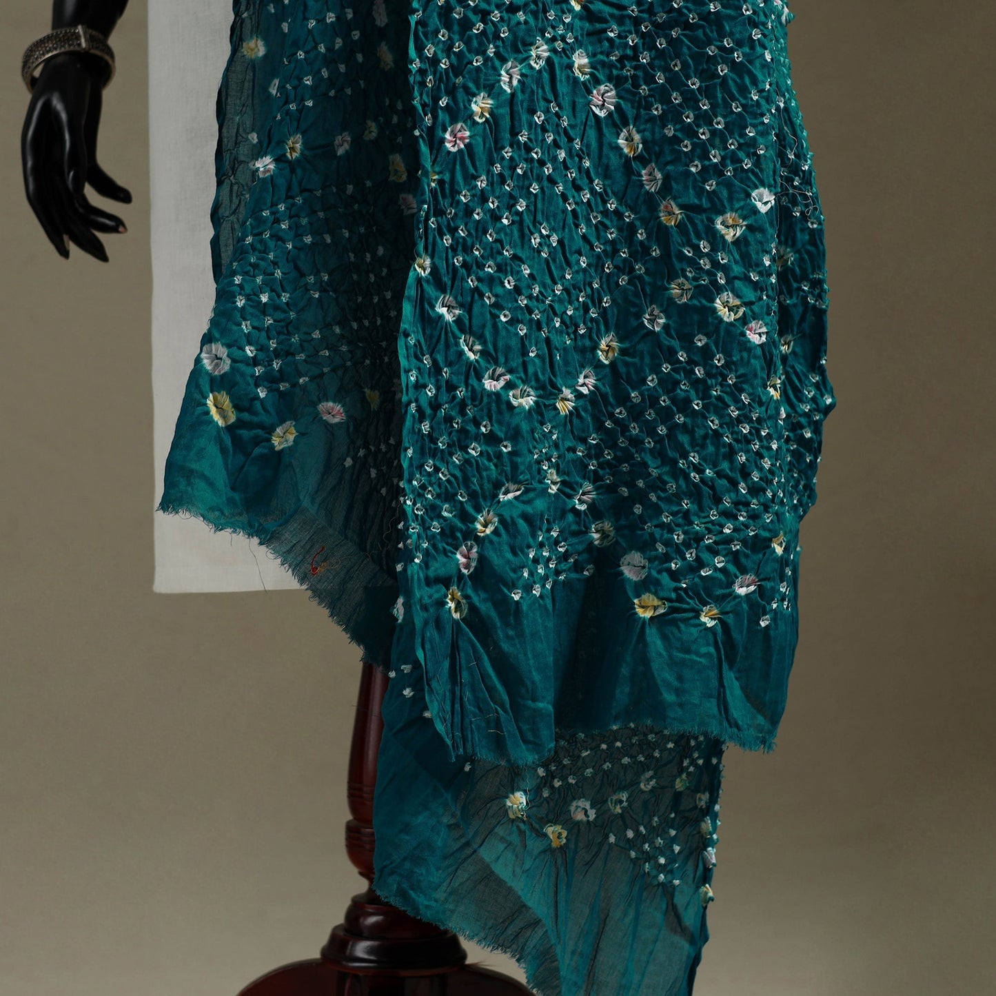 Kutch tie-dye mul cotton bandhani dupatta 07 - handcrafted