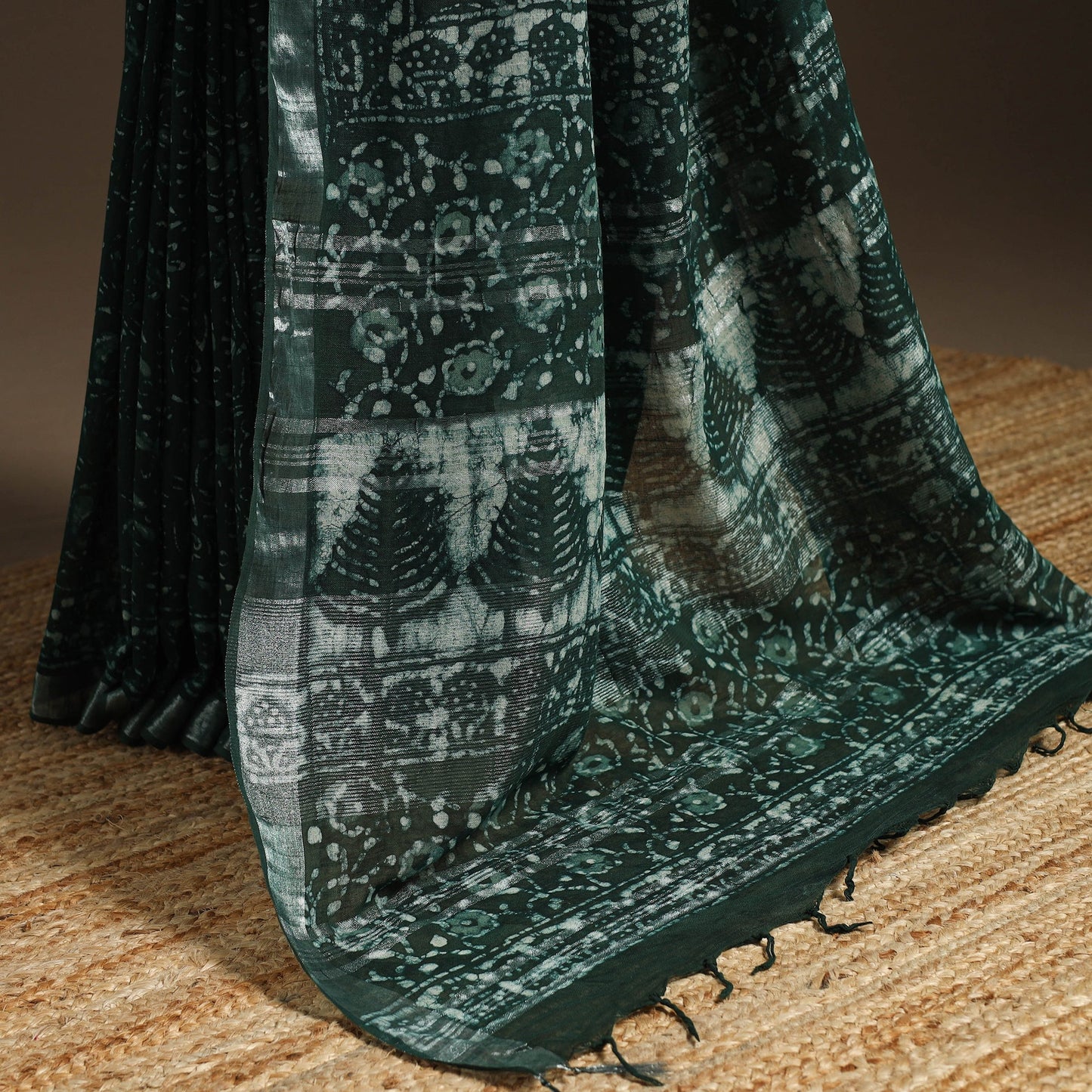 Linen hand batik saree with zari border 09 - handcrafted