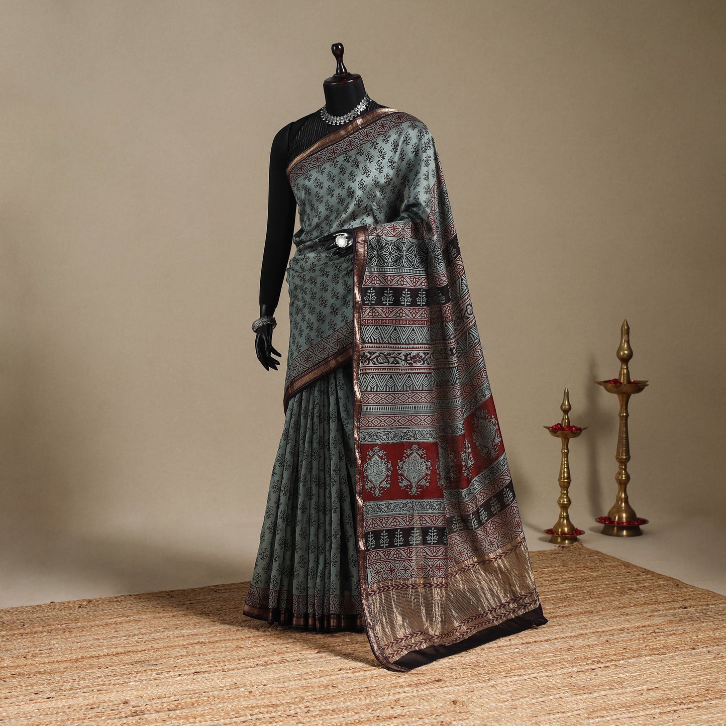 Green - maheshwari silk natural dyed bagh saree with zari