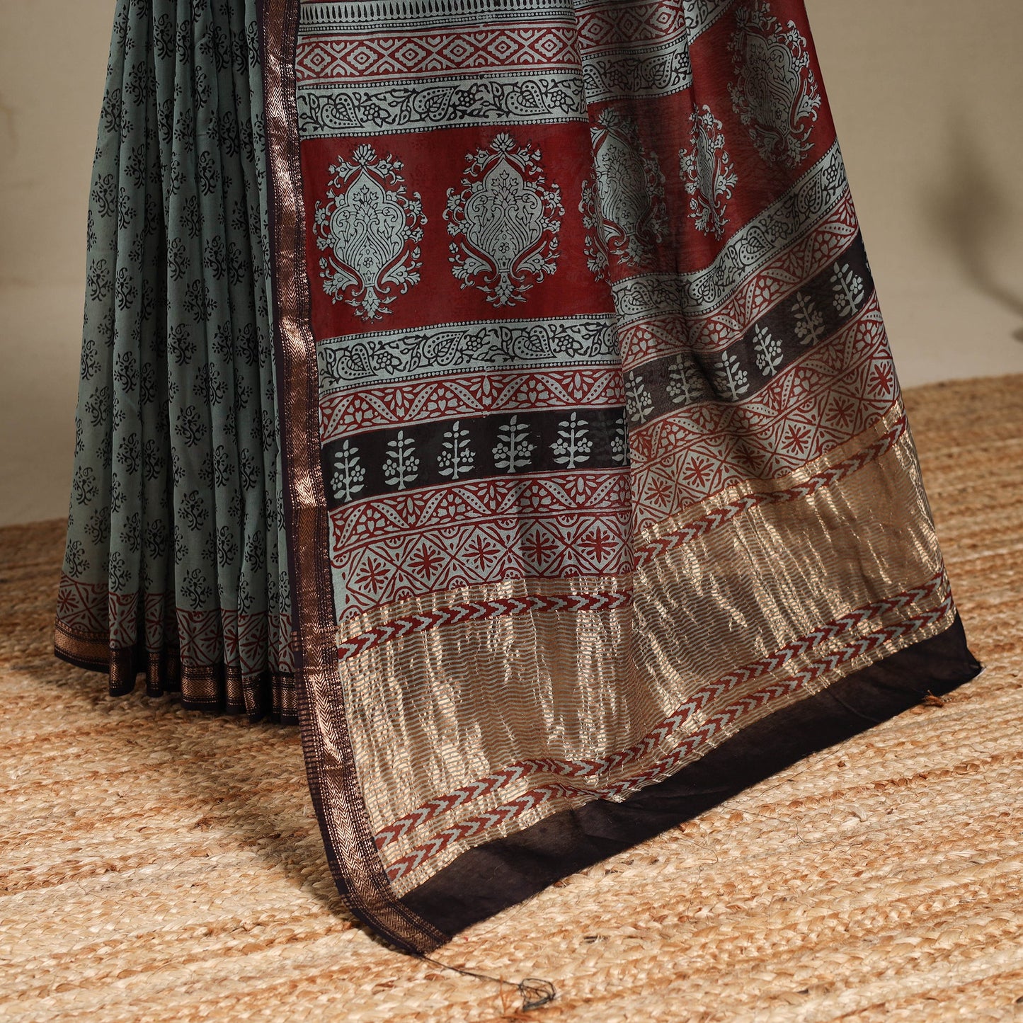 Green - maheshwari silk natural dyed bagh saree with zari