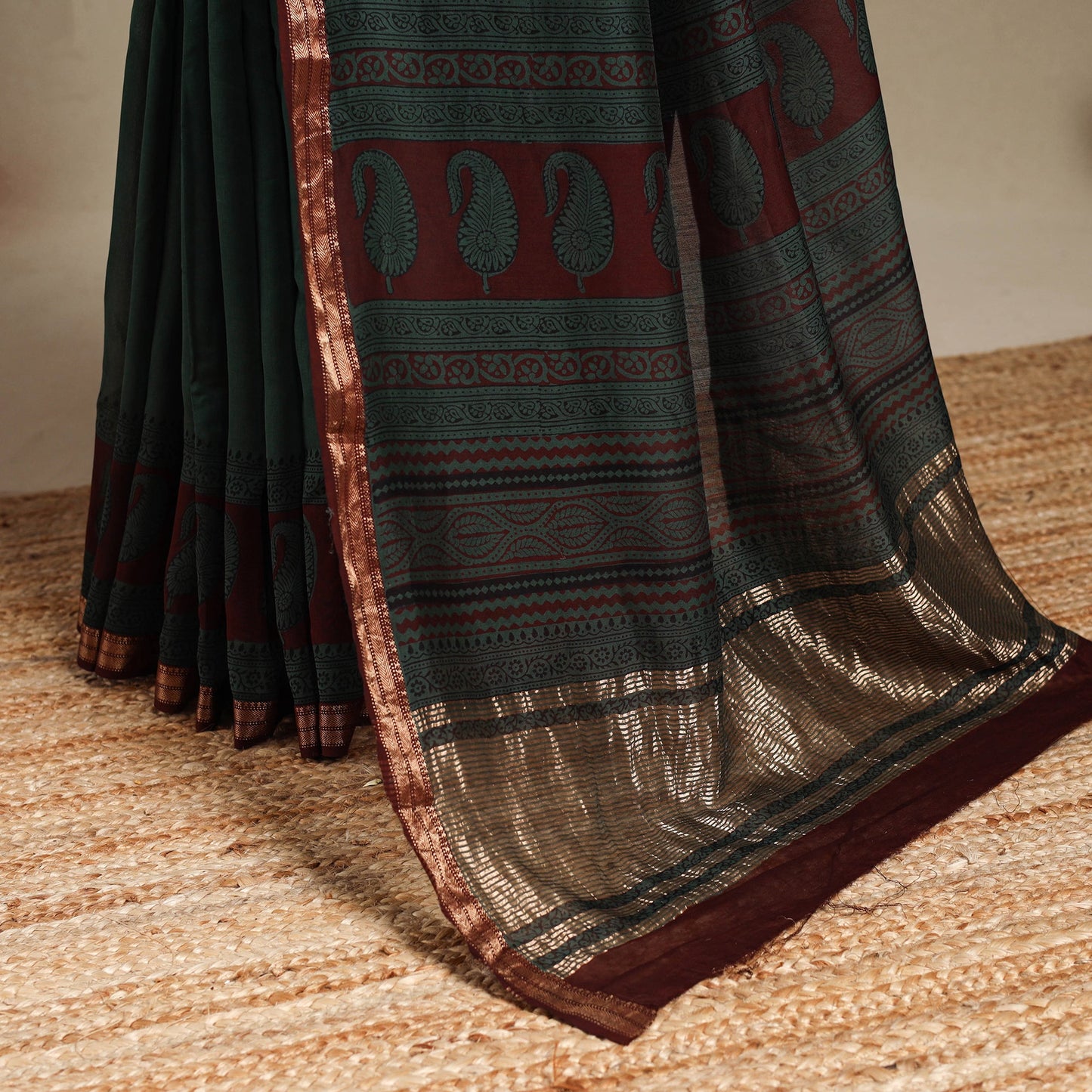 Green - maheshwari silk natural dyed bagh saree with zari